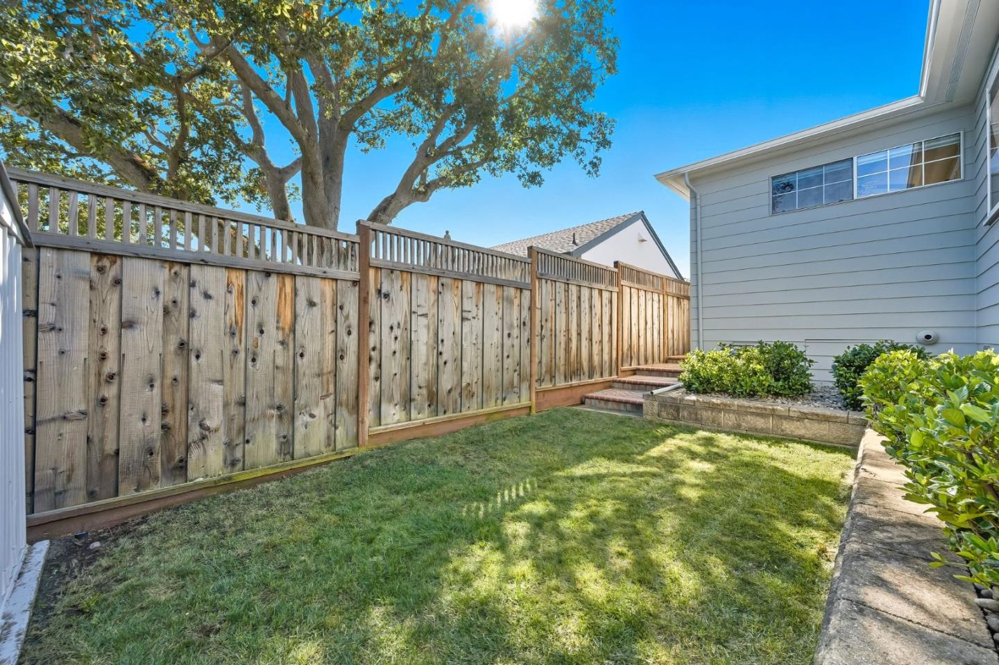 Detail Gallery Image 25 of 31 For 89 Hilltop Dr, San Carlos,  CA 94070 - 3 Beds | 2 Baths