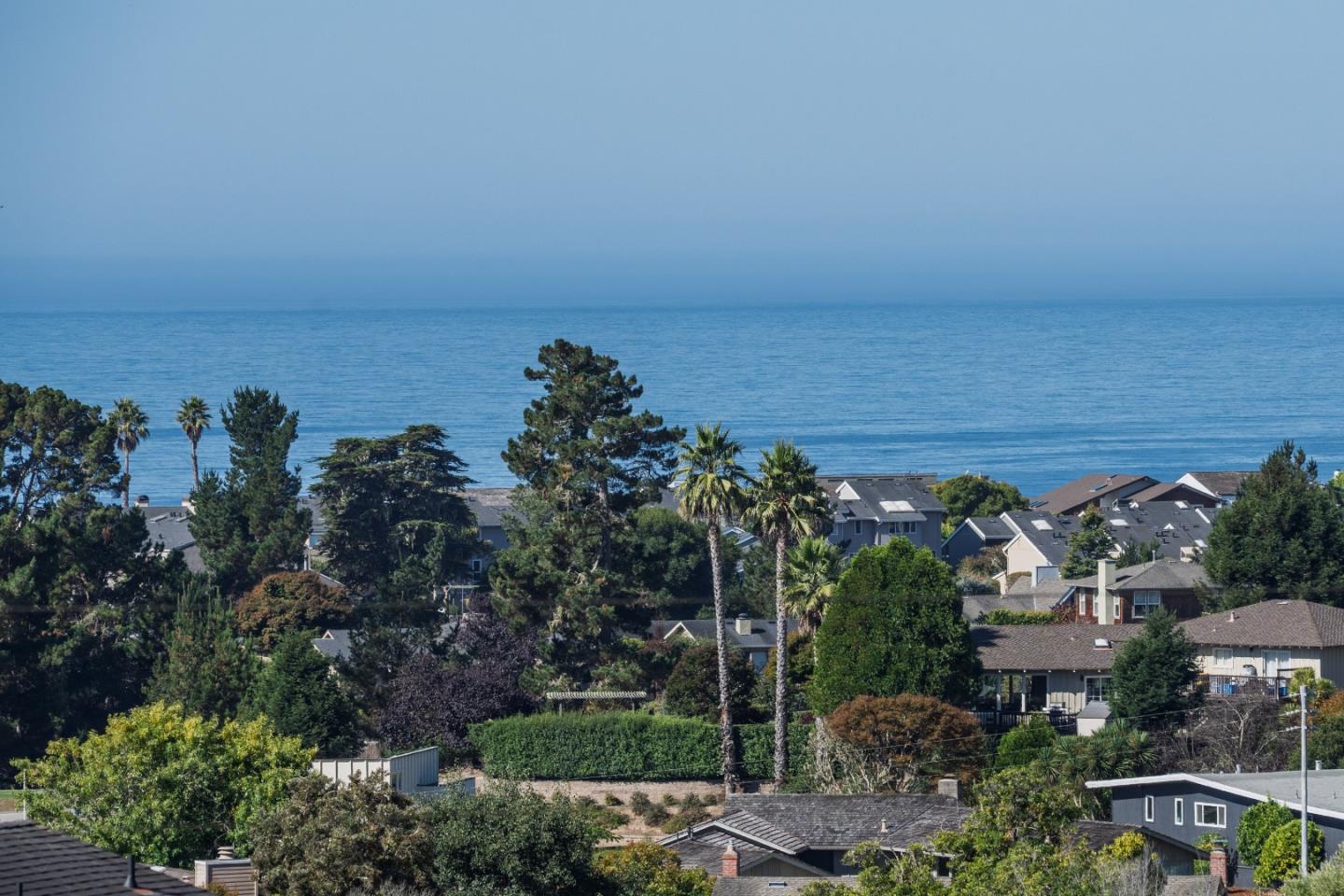 Detail Gallery Image 10 of 35 For 255 Thunderbird Dr, Aptos,  CA 95003 - 3 Beds | 2/1 Baths