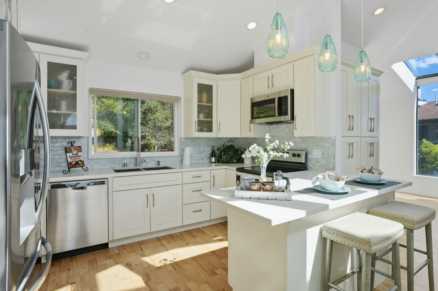 Detail Gallery Image 16 of 35 For 255 Thunderbird Dr, Aptos,  CA 95003 - 3 Beds | 2/1 Baths