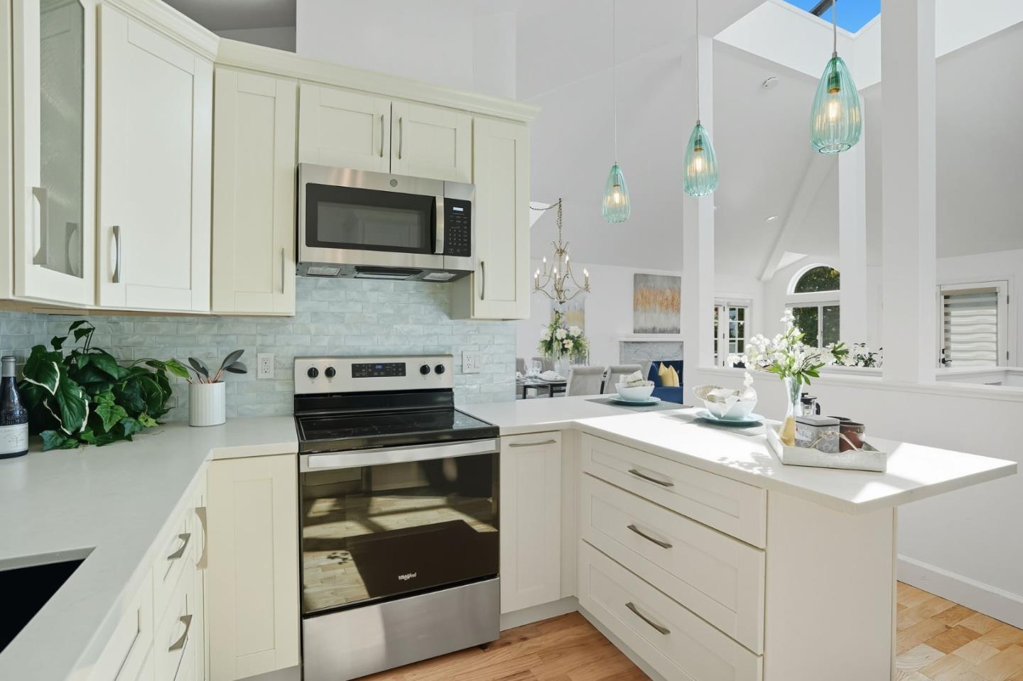 Detail Gallery Image 17 of 35 For 255 Thunderbird Dr, Aptos,  CA 95003 - 3 Beds | 2/1 Baths