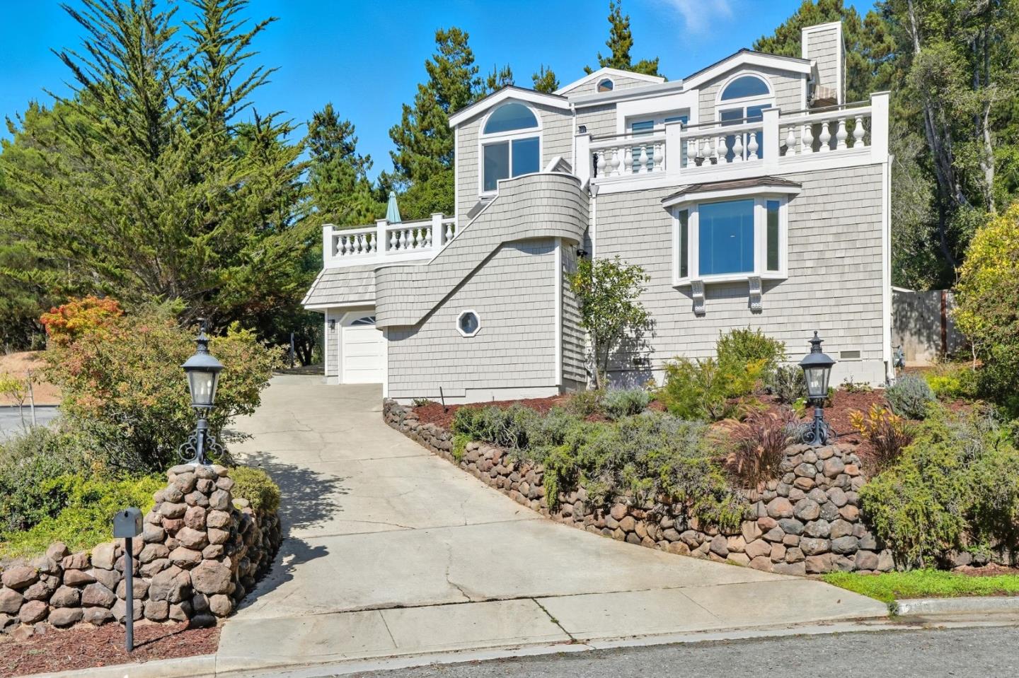 Detail Gallery Image 2 of 35 For 255 Thunderbird Dr, Aptos,  CA 95003 - 3 Beds | 2/1 Baths