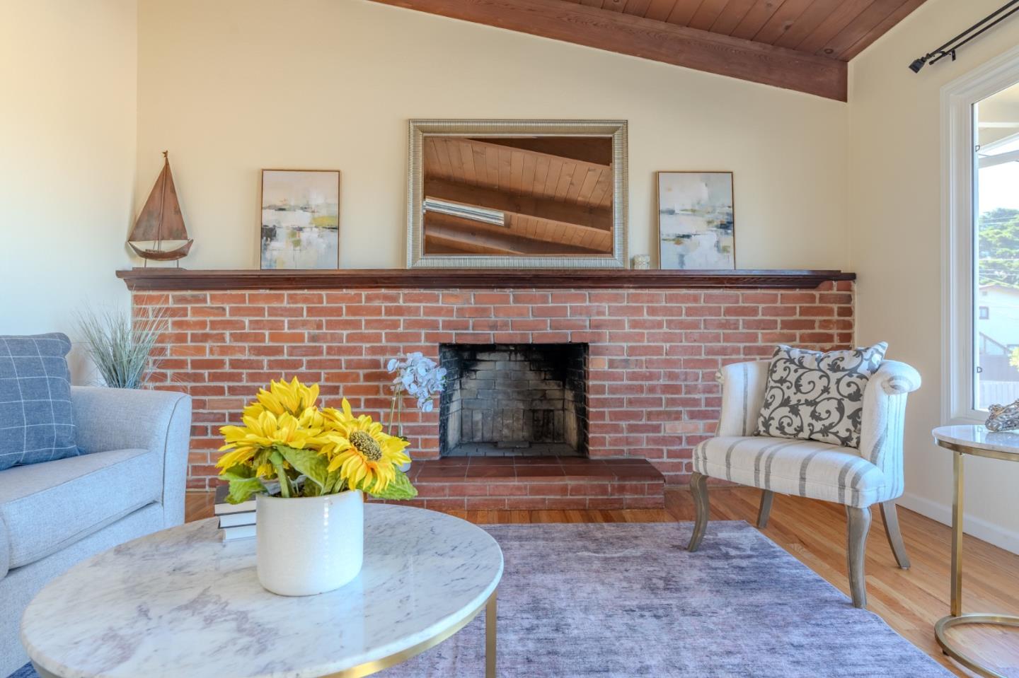 Detail Gallery Image 10 of 39 For 820 Edgemar Ave, Pacifica,  CA 94044 - 4 Beds | 2 Baths