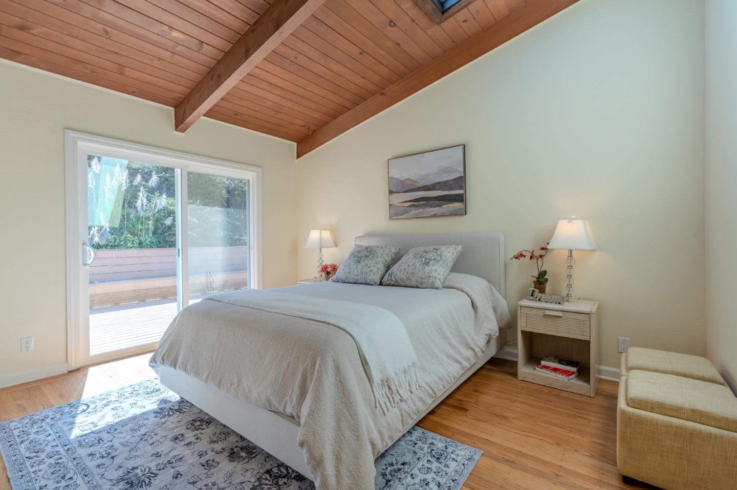Detail Gallery Image 16 of 39 For 820 Edgemar Ave, Pacifica,  CA 94044 - 4 Beds | 2 Baths