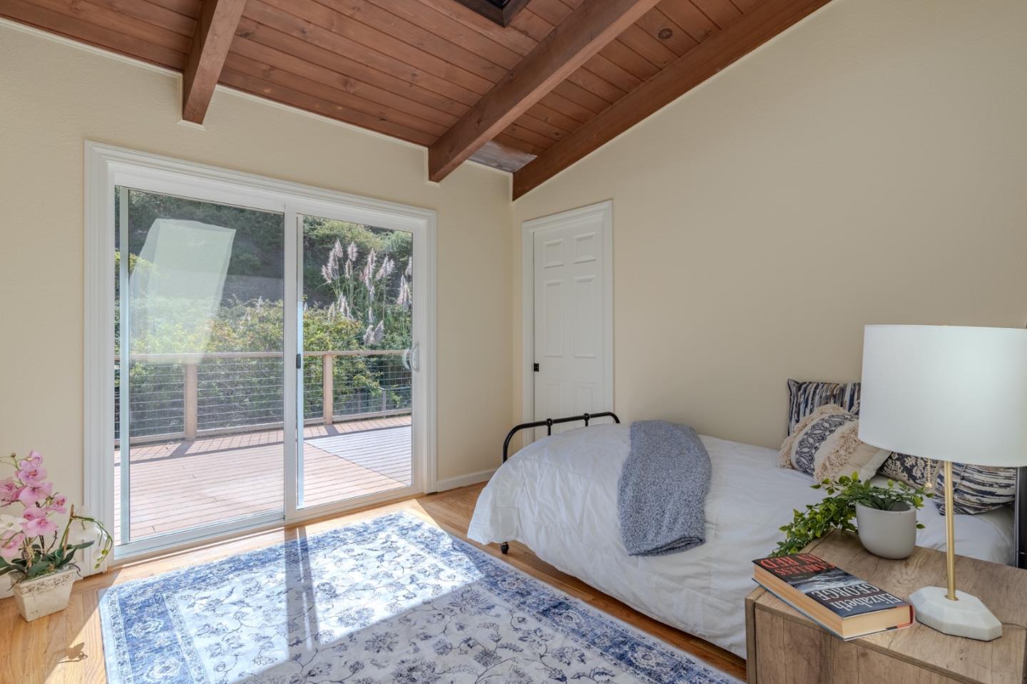 Detail Gallery Image 18 of 39 For 820 Edgemar Ave, Pacifica,  CA 94044 - 4 Beds | 2 Baths