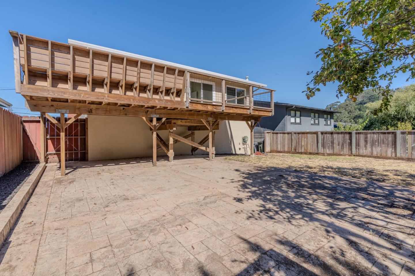 Detail Gallery Image 23 of 39 For 820 Edgemar Ave, Pacifica,  CA 94044 - 4 Beds | 2 Baths