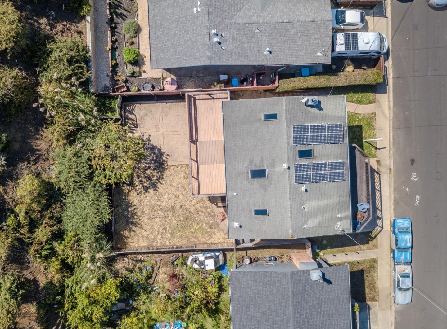 Detail Gallery Image 34 of 39 For 820 Edgemar Ave, Pacifica,  CA 94044 - 4 Beds | 2 Baths