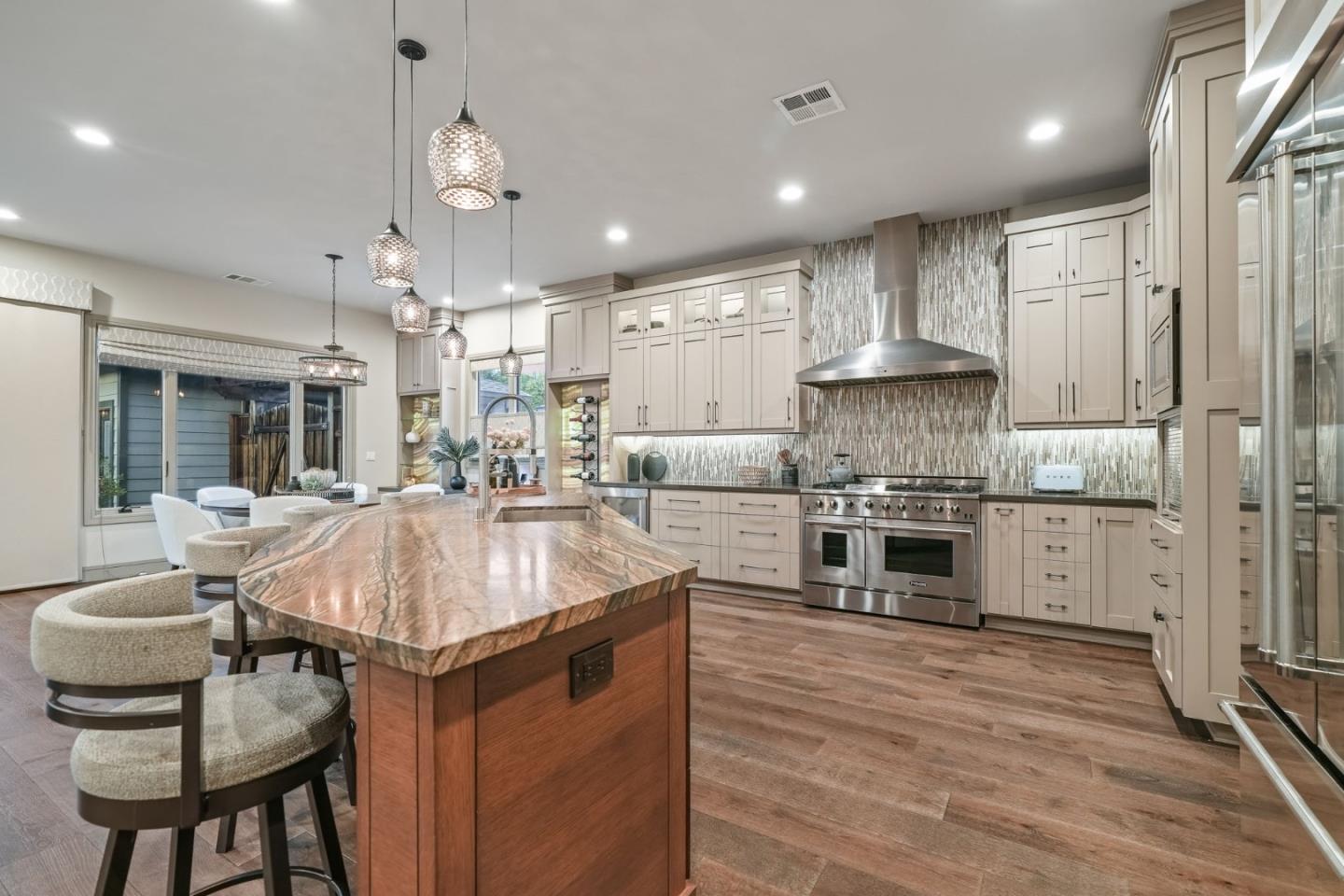 Detail Gallery Image 10 of 61 For 1785 Santa Barbara Dr, San Jose,  CA 95125 - 4 Beds | 3 Baths