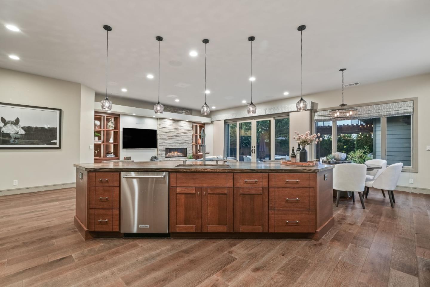 Detail Gallery Image 12 of 61 For 1785 Santa Barbara Dr, San Jose,  CA 95125 - 4 Beds | 3 Baths