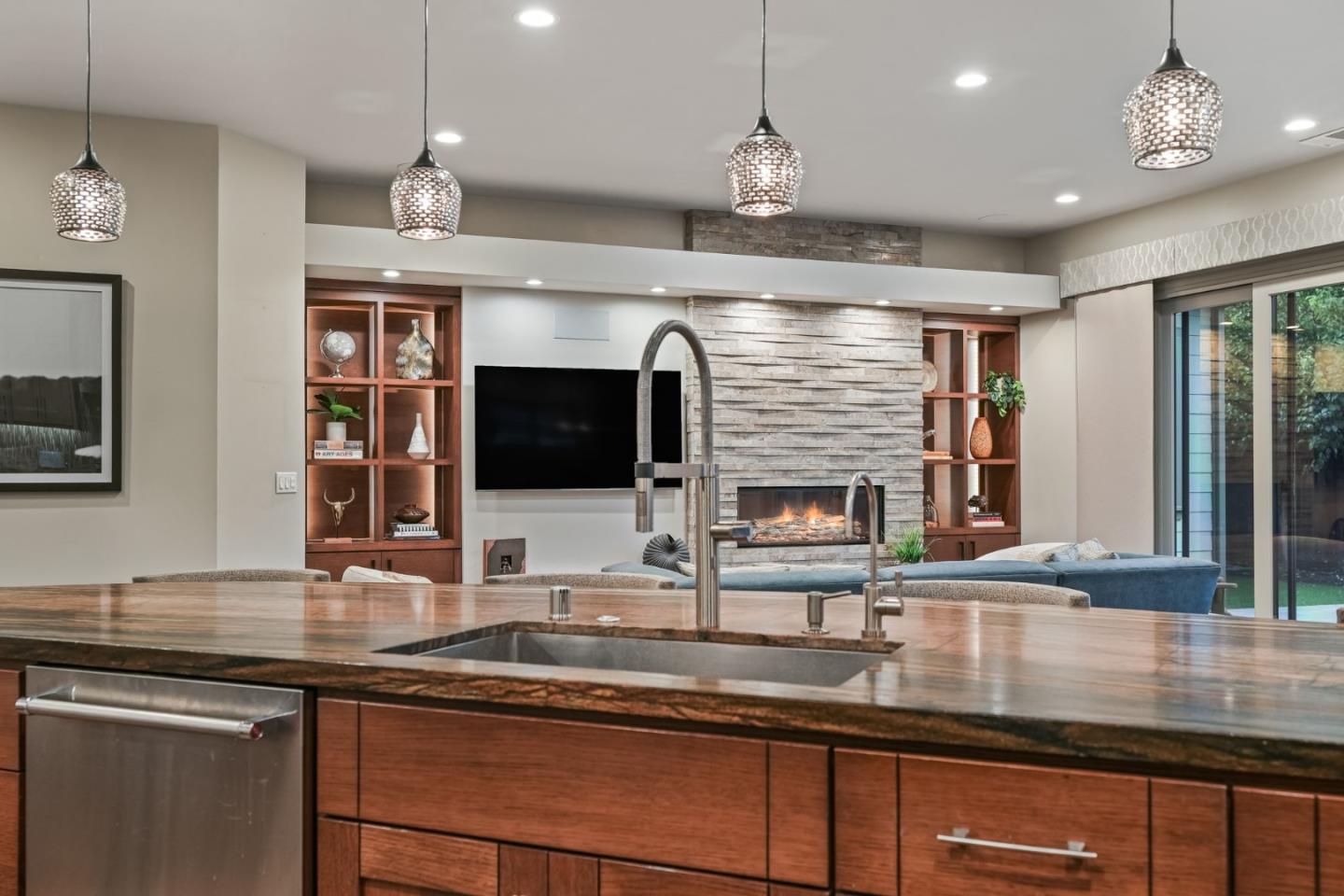 Detail Gallery Image 13 of 61 For 1785 Santa Barbara Dr, San Jose,  CA 95125 - 4 Beds | 3 Baths