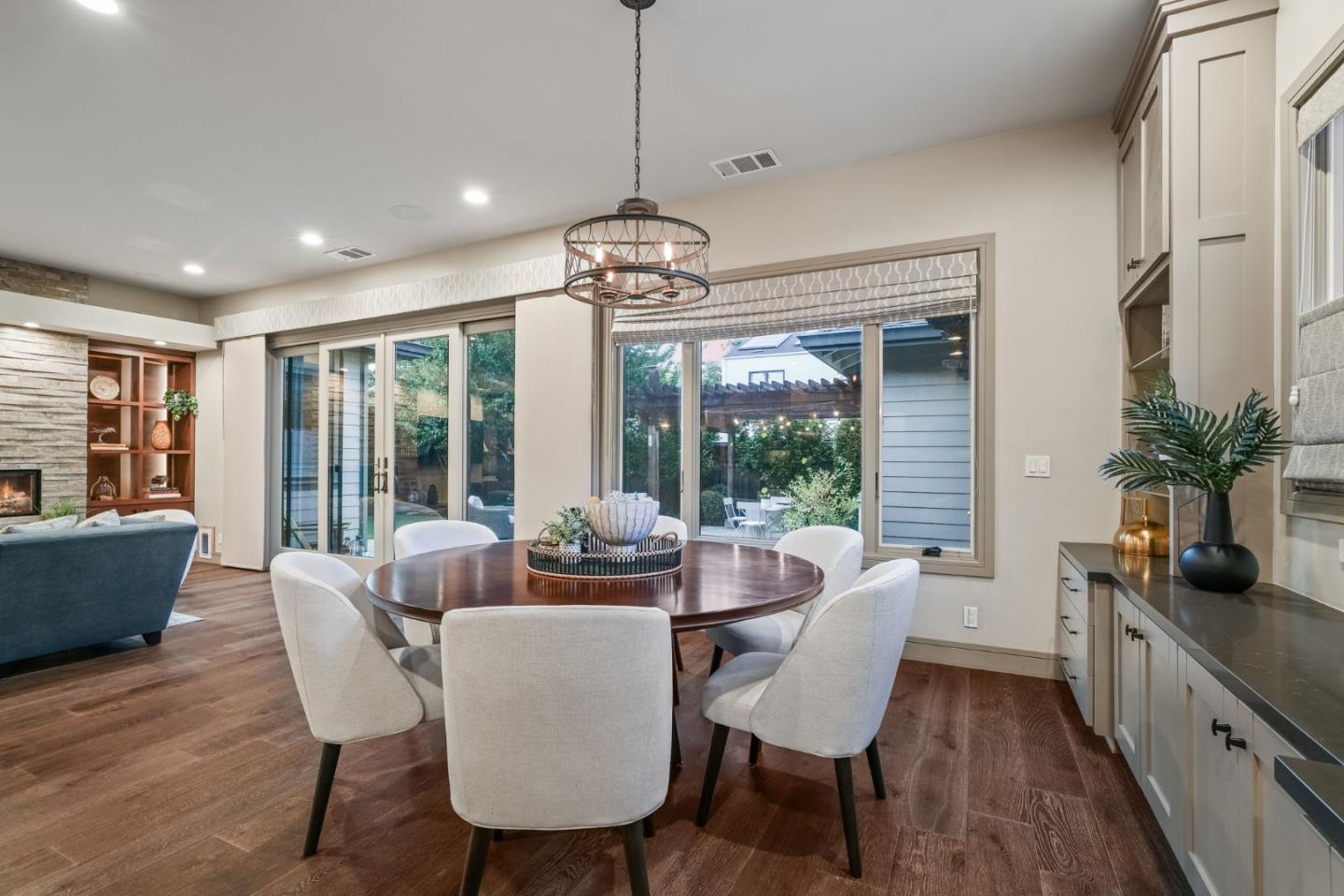 Detail Gallery Image 14 of 61 For 1785 Santa Barbara Dr, San Jose,  CA 95125 - 4 Beds | 3 Baths