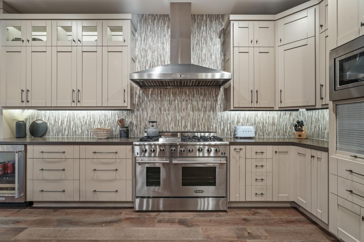 Detail Gallery Image 16 of 61 For 1785 Santa Barbara Dr, San Jose,  CA 95125 - 4 Beds | 3 Baths