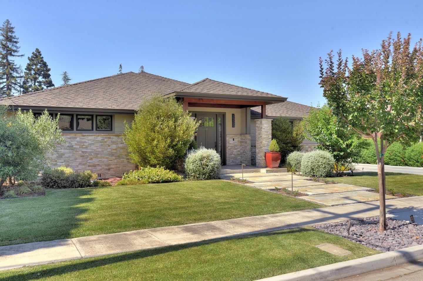 Detail Gallery Image 2 of 61 For 1785 Santa Barbara Dr, San Jose,  CA 95125 - 4 Beds | 3 Baths