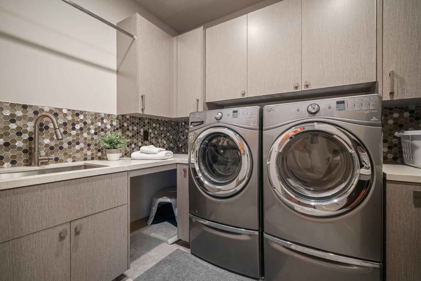 Detail Gallery Image 30 of 61 For 1785 Santa Barbara Dr, San Jose,  CA 95125 - 4 Beds | 3 Baths