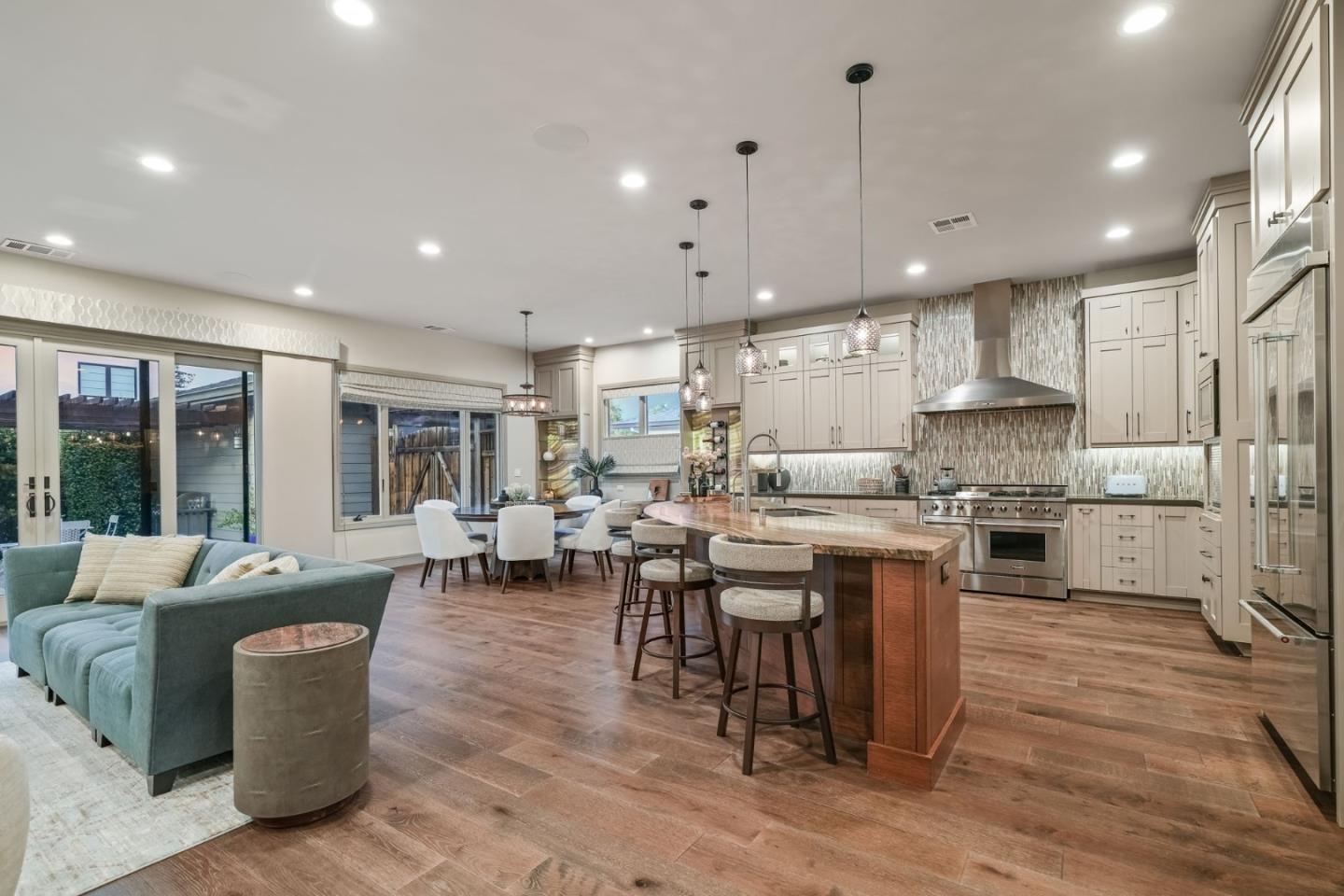 Detail Gallery Image 9 of 61 For 1785 Santa Barbara Dr, San Jose,  CA 95125 - 4 Beds | 3 Baths