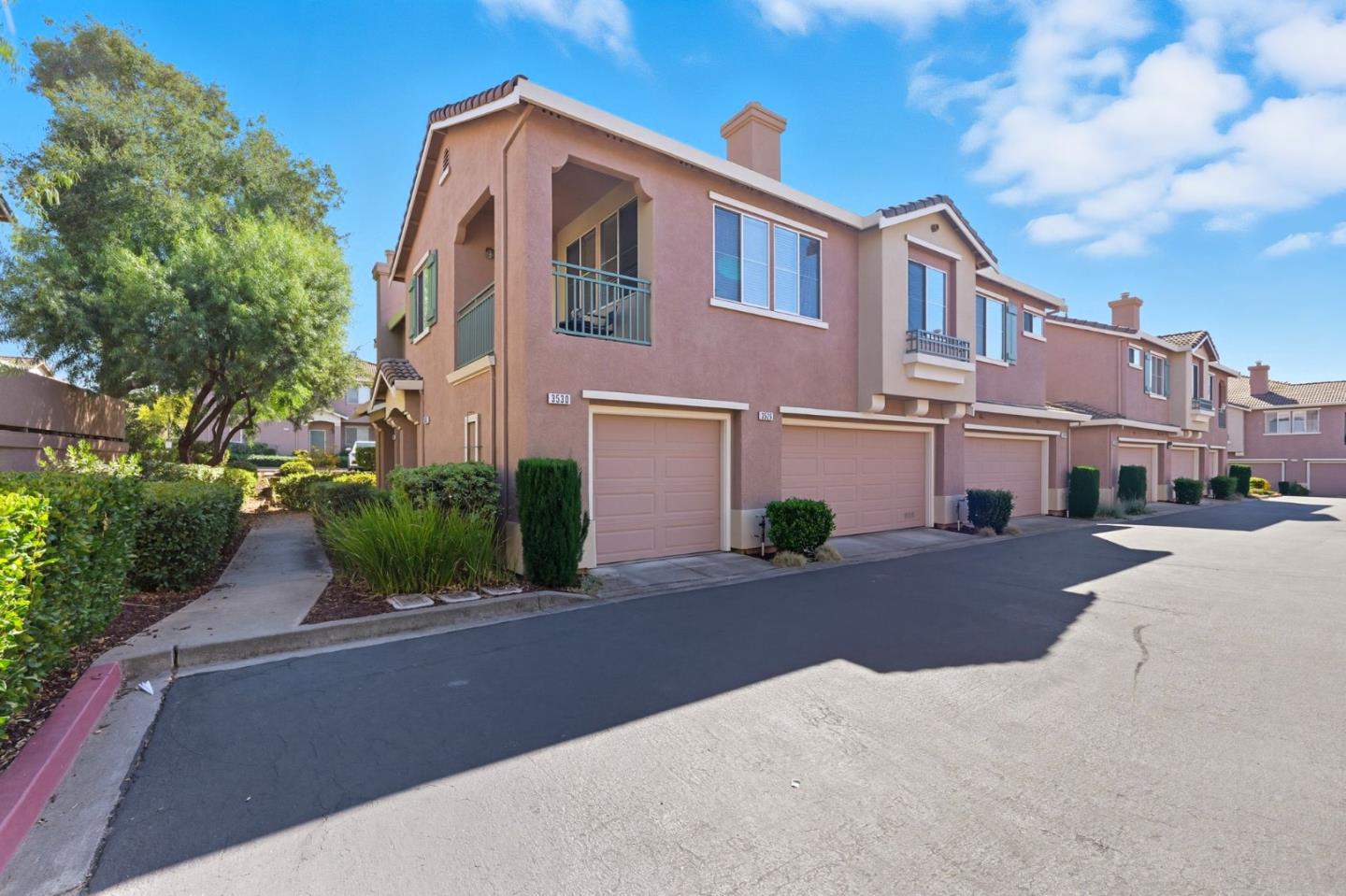 Detail Gallery Image 7 of 34 For 3530 Jasmine Cir, San Jose,  CA 95135 - 2 Beds | 2 Baths