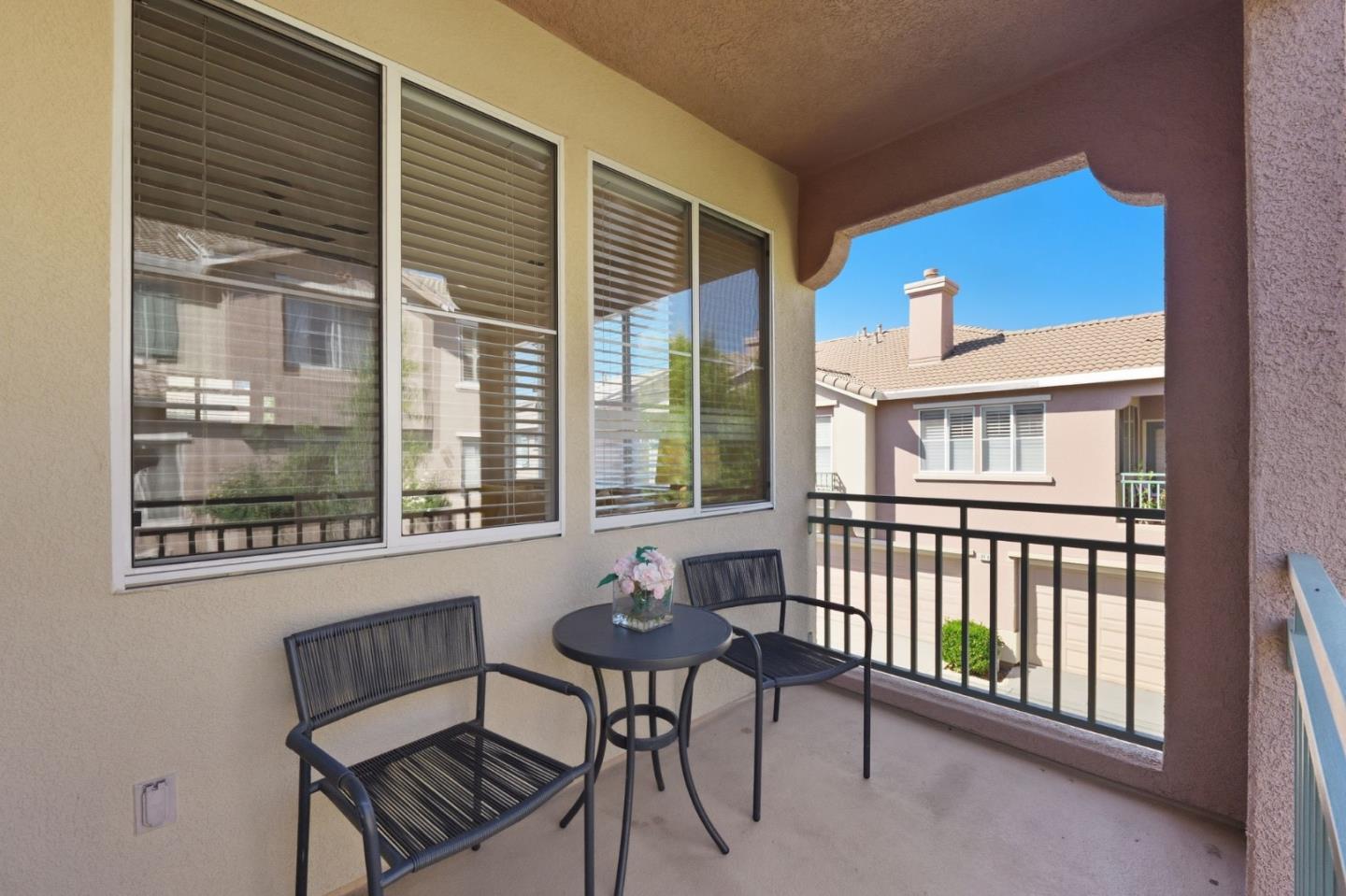 Detail Gallery Image 9 of 34 For 3530 Jasmine Cir, San Jose,  CA 95135 - 2 Beds | 2 Baths