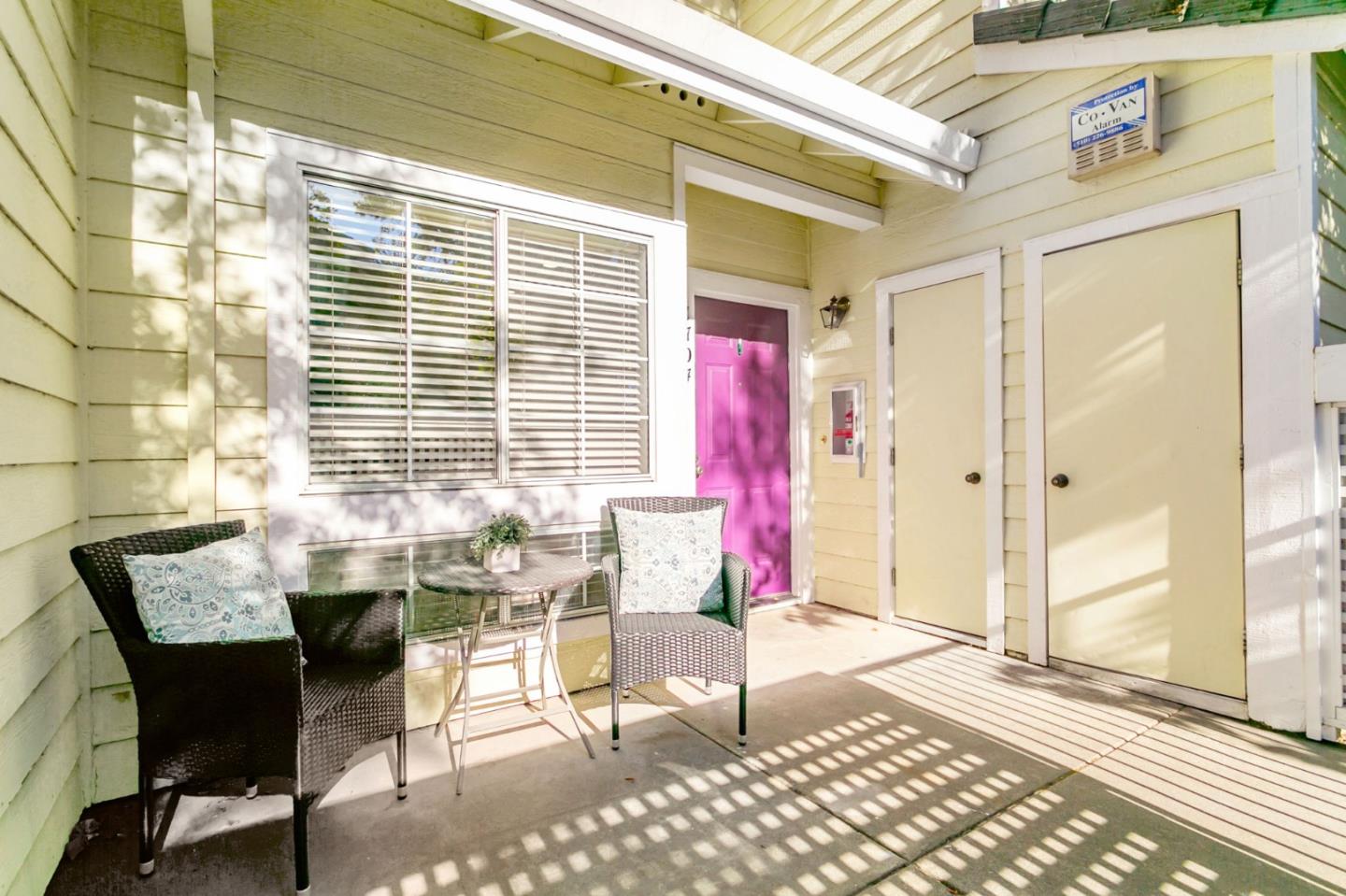 Detail Gallery Image 2 of 33 For 1704 Bevin Brook Dr, San Jose,  CA 95112 - 3 Beds | 3 Baths