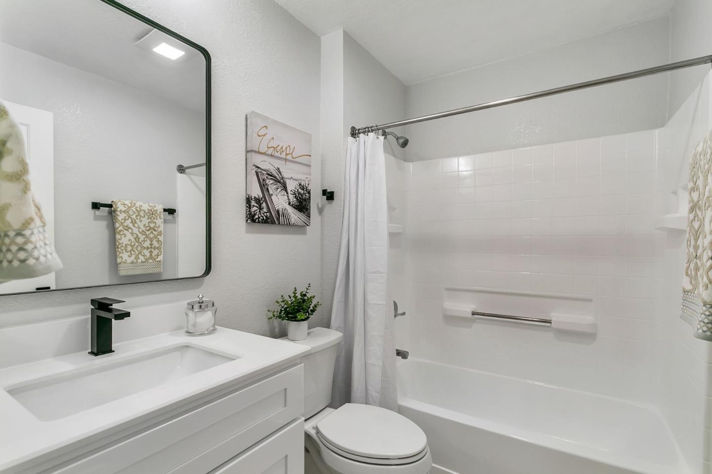 Detail Gallery Image 27 of 33 For 1704 Bevin Brook Dr, San Jose,  CA 95112 - 3 Beds | 3 Baths