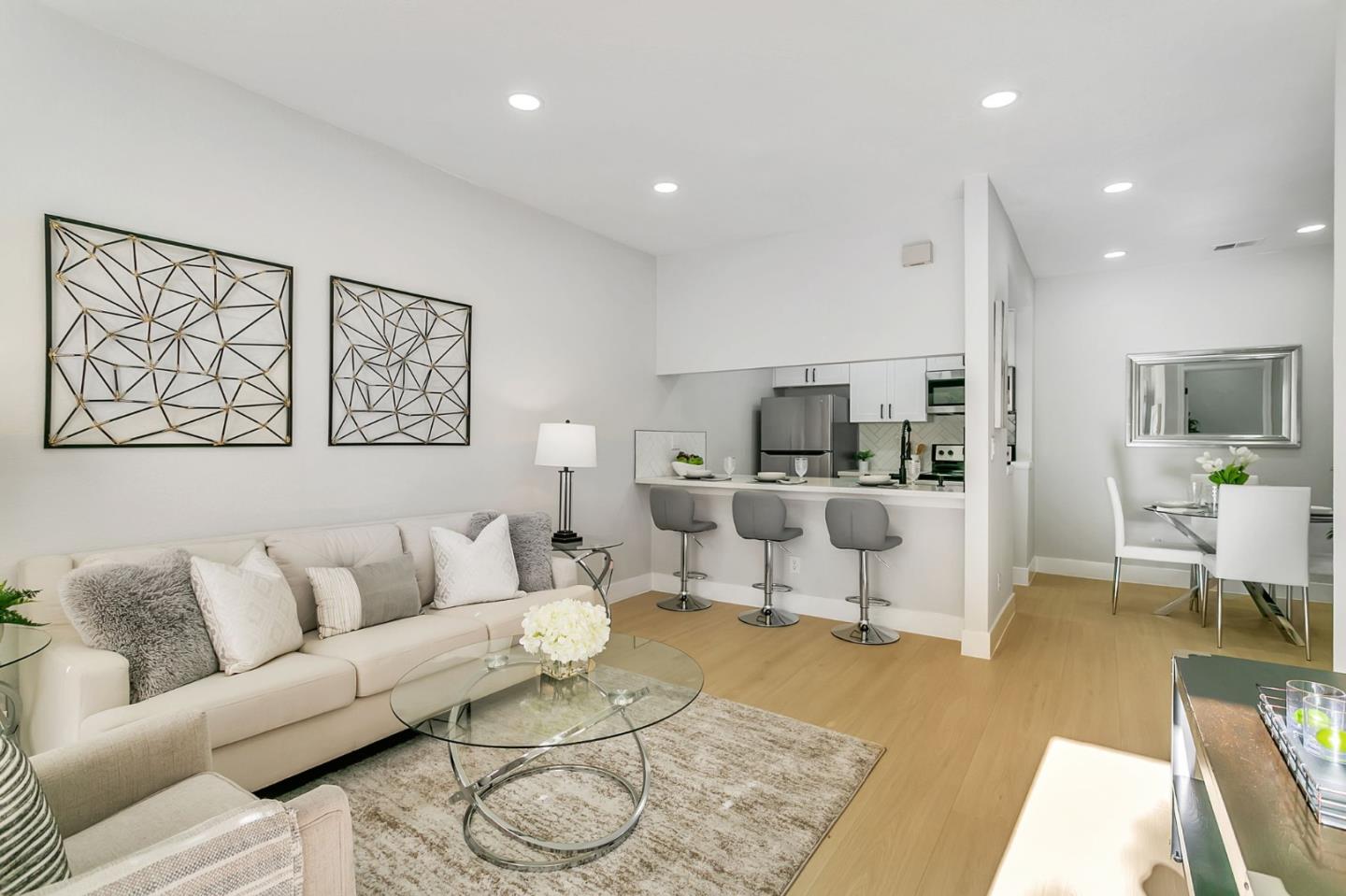 Detail Gallery Image 6 of 33 For 1704 Bevin Brook Dr, San Jose,  CA 95112 - 3 Beds | 3 Baths