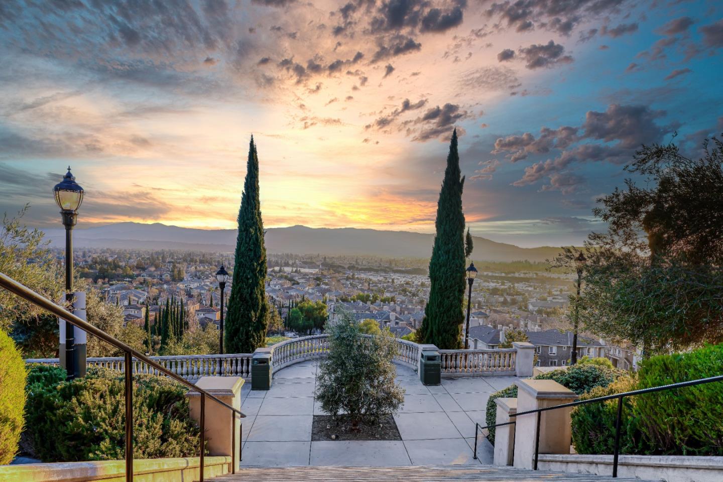 Detail Gallery Image 2 of 41 For 199 William Manly St #3,  San Jose,  CA 95136 - 4 Beds | 3/1 Baths