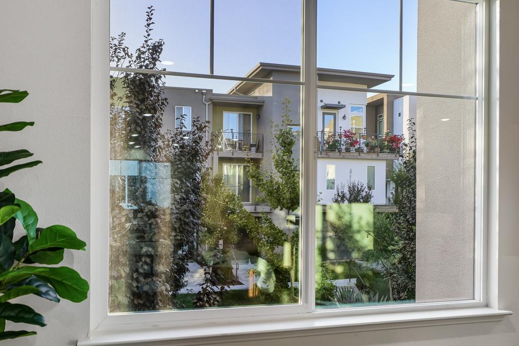 Detail Gallery Image 21 of 41 For 199 William Manly St #3,  San Jose,  CA 95136 - 4 Beds | 3/1 Baths