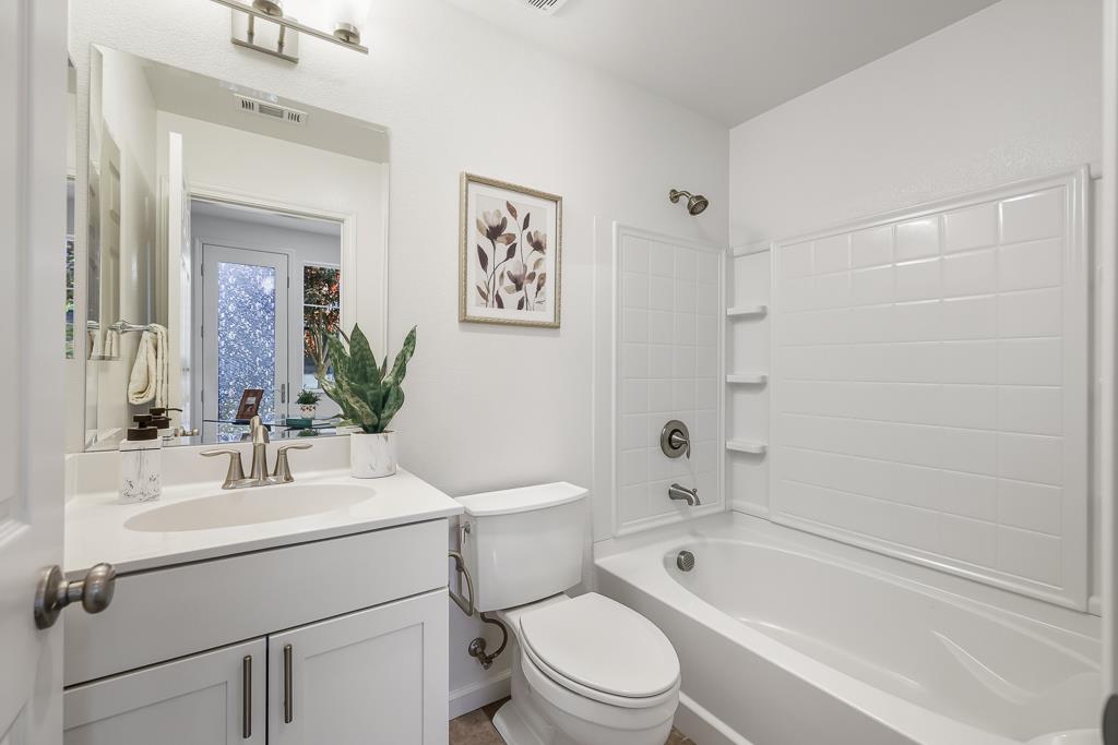 Detail Gallery Image 24 of 41 For 199 William Manly St #3,  San Jose,  CA 95136 - 4 Beds | 3/1 Baths