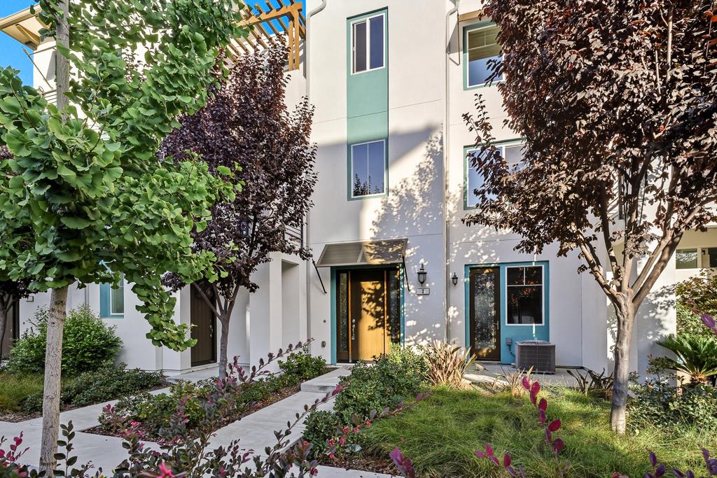 Detail Gallery Image 31 of 41 For 199 William Manly St #3,  San Jose,  CA 95136 - 4 Beds | 3/1 Baths