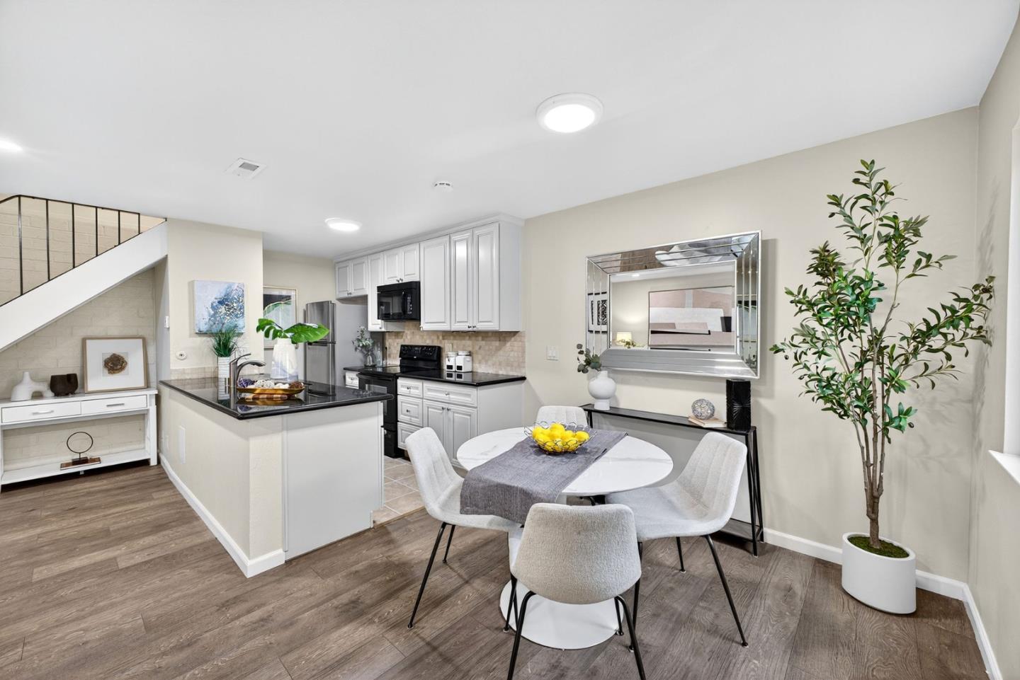 Detail Gallery Image 5 of 27 For 375 N 3rd St #3,  Campbell,  CA 95008 - 2 Beds | 1 Baths