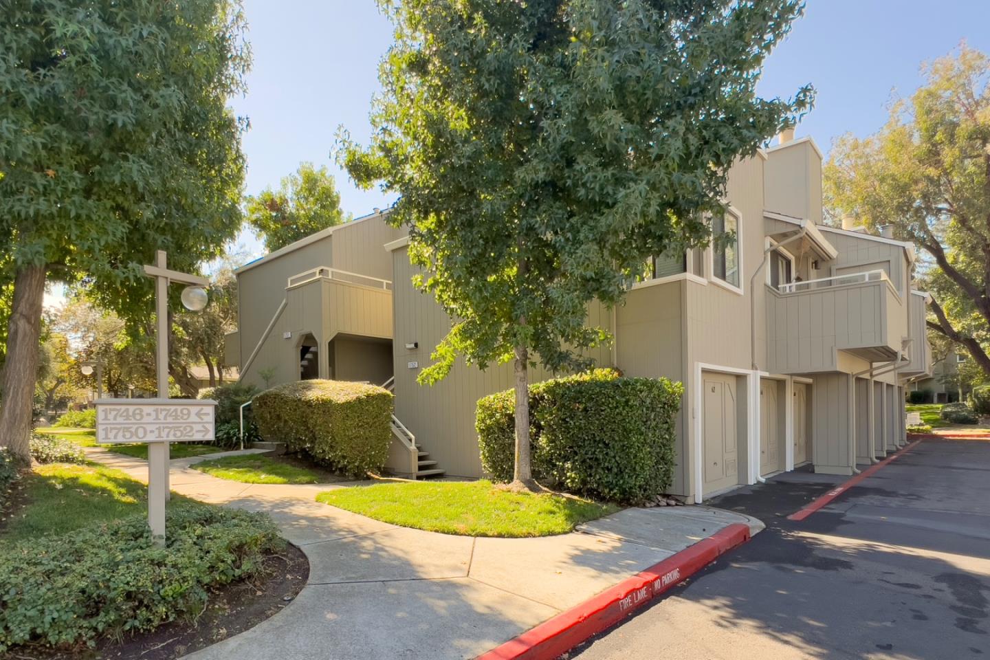 Front Image Thumbnail for ML82022941