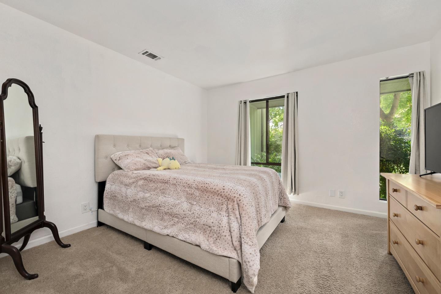 Detail Gallery Image 11 of 19 For 1751 Braddock Ct, San Jose,  CA 95125 - 2 Beds | 2 Baths