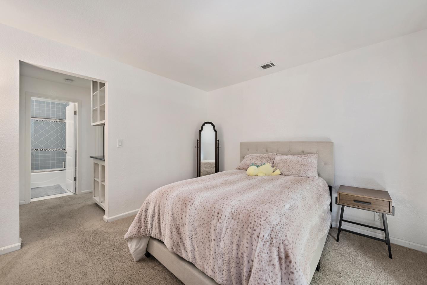 Detail Gallery Image 12 of 19 For 1751 Braddock Ct, San Jose,  CA 95125 - 2 Beds | 2 Baths