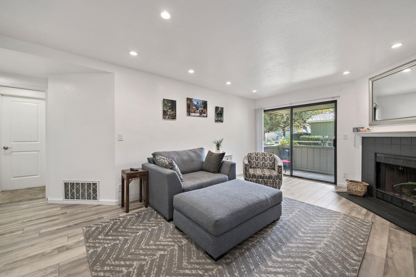 Detail Gallery Image 6 of 19 For 1751 Braddock Ct, San Jose,  CA 95125 - 2 Beds | 2 Baths