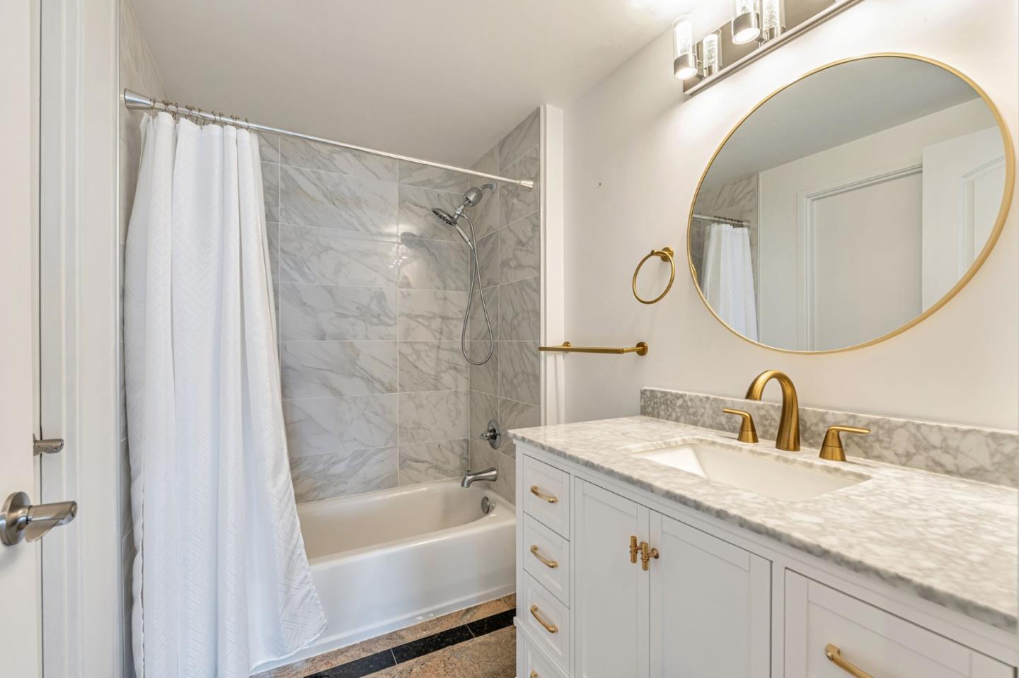 Detail Gallery Image 20 of 30 For 6363 Christie Ave #2122,  Emeryville,  CA 94608 - 1 Beds | 1 Baths