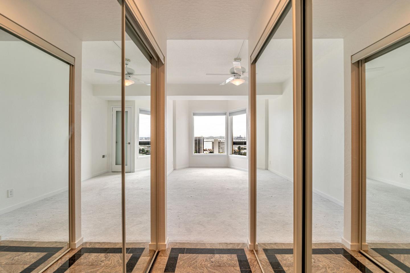 Detail Gallery Image 4 of 30 For 6363 Christie Ave #2122,  Emeryville,  CA 94608 - 1 Beds | 1 Baths