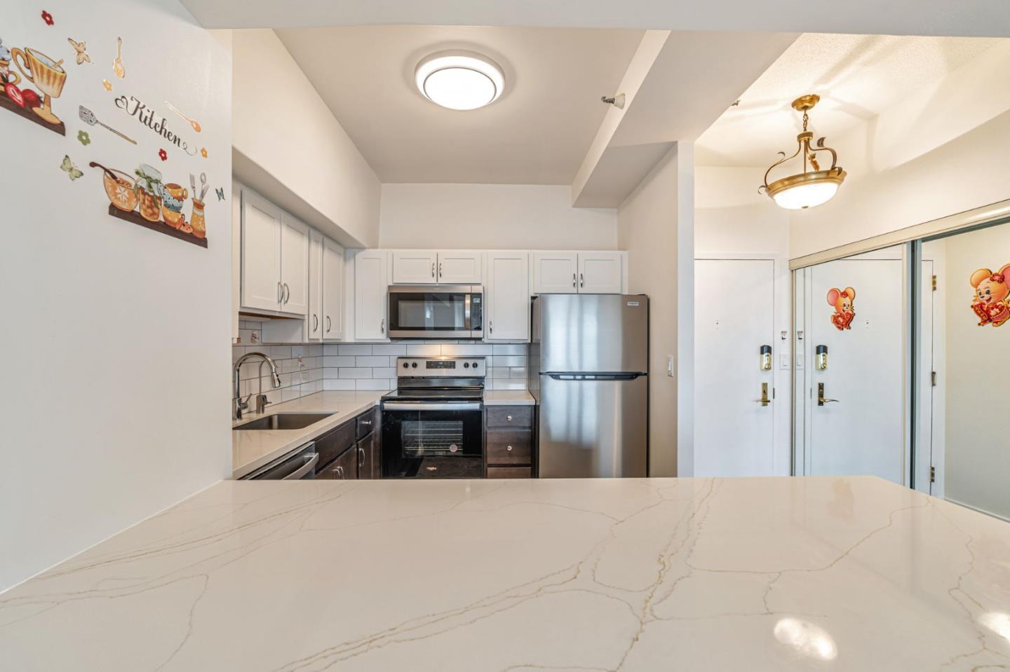 Detail Gallery Image 9 of 30 For 6363 Christie Ave #2122,  Emeryville,  CA 94608 - 1 Beds | 1 Baths