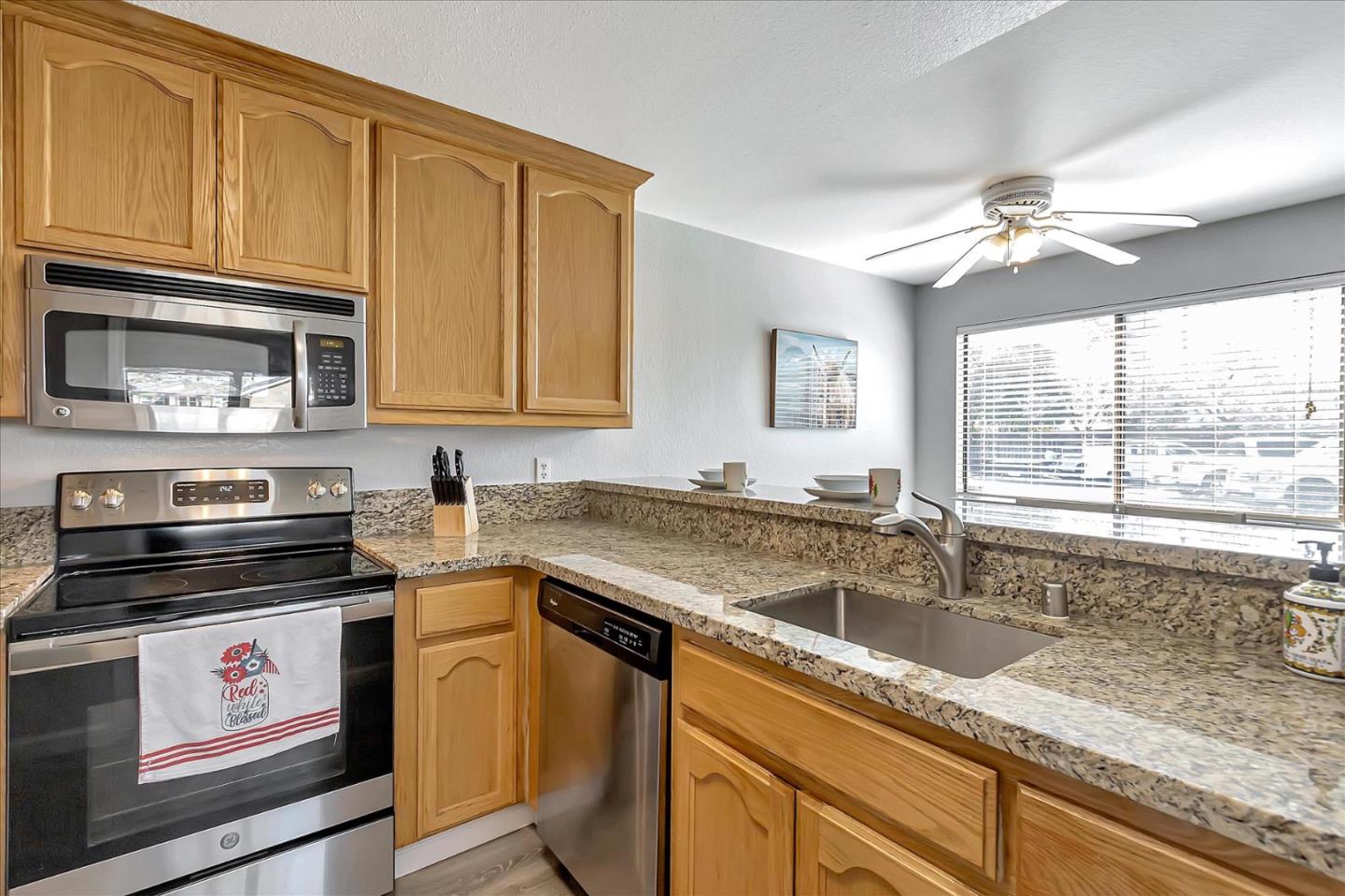 Detail Gallery Image 12 of 37 For 133 La Crosse Dr, Morgan Hill,  CA 95037 - 2 Beds | 2 Baths