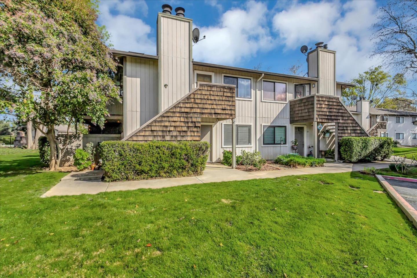 Detail Gallery Image 2 of 37 For 133 La Crosse Dr, Morgan Hill,  CA 95037 - 2 Beds | 2 Baths