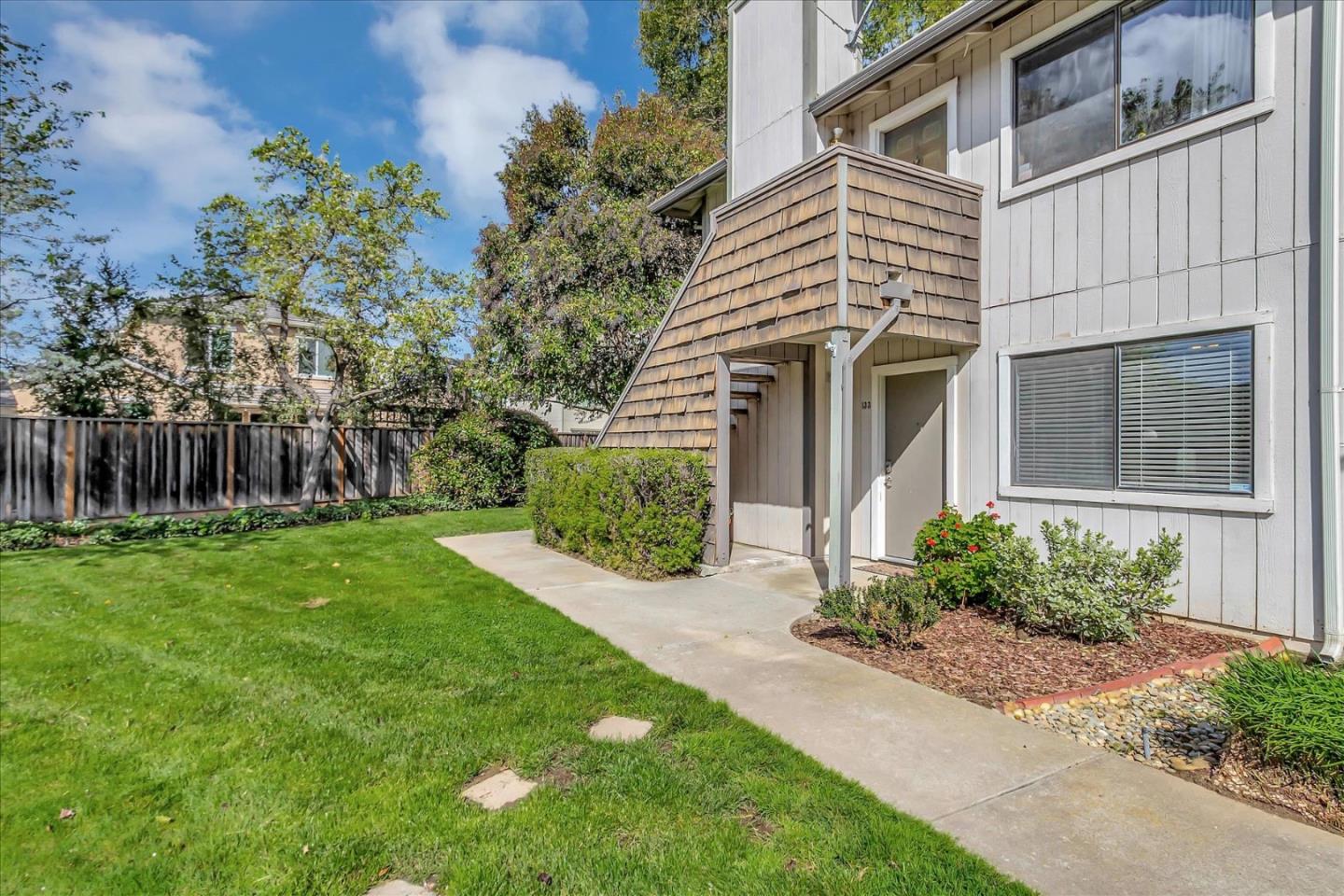 Detail Gallery Image 3 of 37 For 133 La Crosse Dr, Morgan Hill,  CA 95037 - 2 Beds | 2 Baths