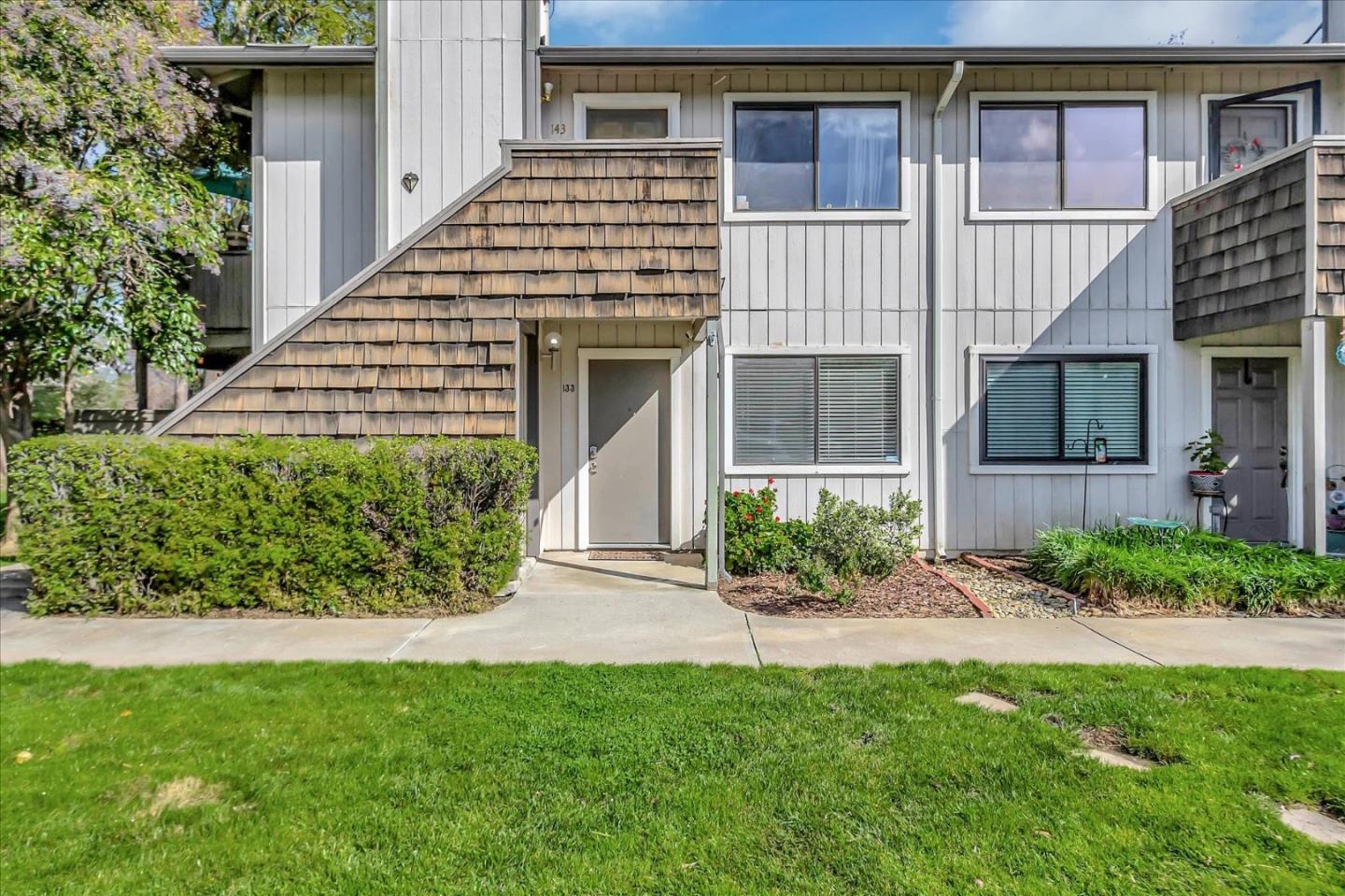 Detail Gallery Image 4 of 37 For 133 La Crosse Dr, Morgan Hill,  CA 95037 - 2 Beds | 2 Baths