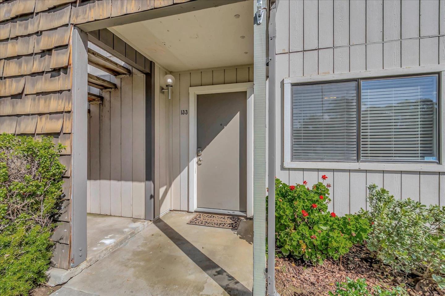 Detail Gallery Image 5 of 37 For 133 La Crosse Dr, Morgan Hill,  CA 95037 - 2 Beds | 2 Baths