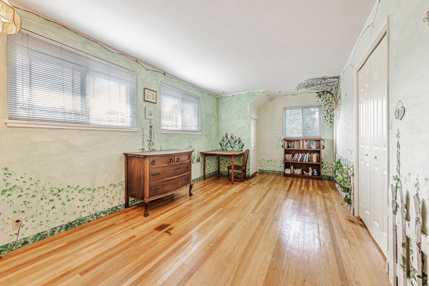 Detail Gallery Image 27 of 33 For 949 Pleasant Hill Rd, Redwood City,  CA 94061 - 5 Beds | 2 Baths