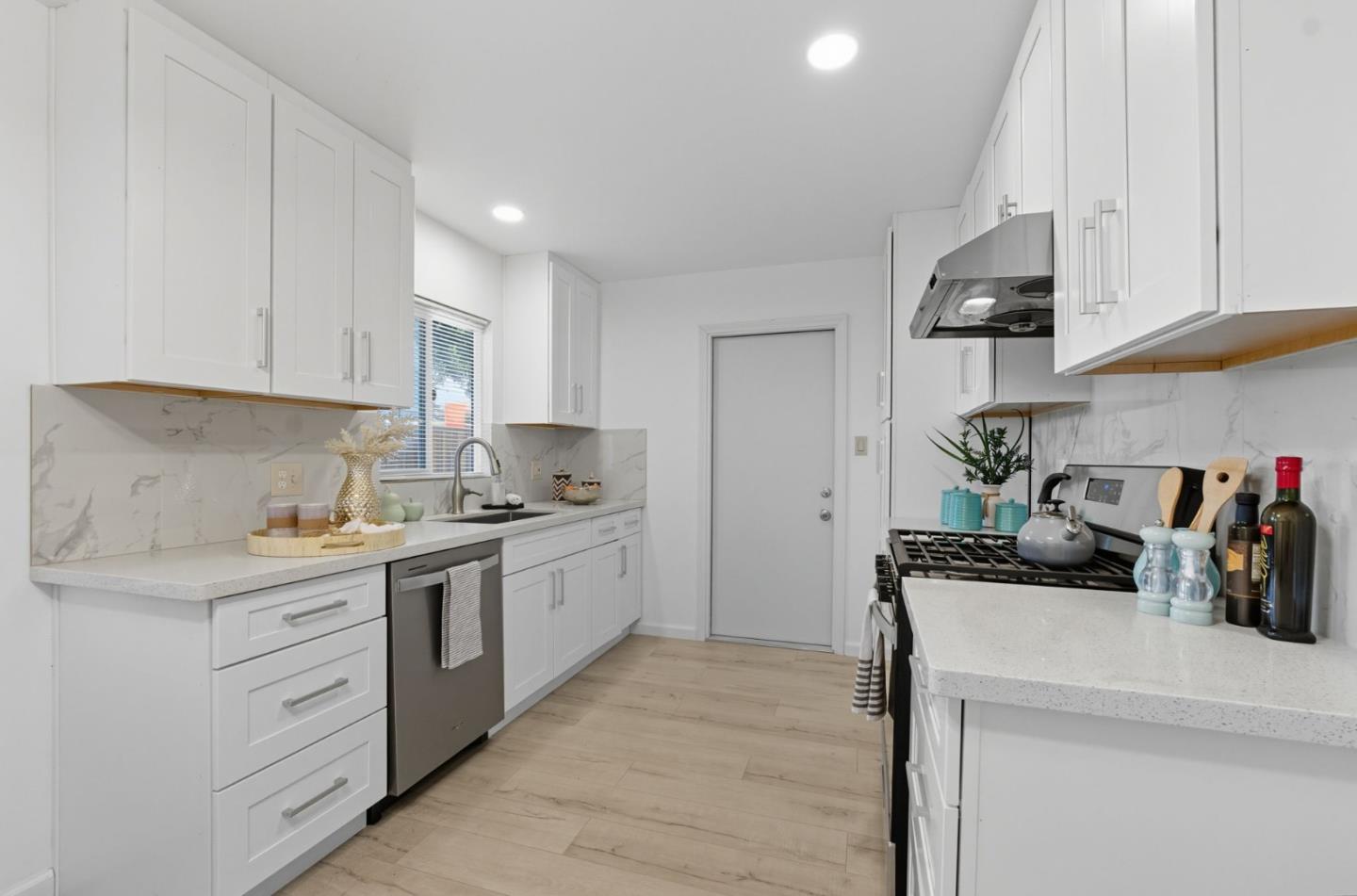 Detail Gallery Image 8 of 23 For 1661 Nobili Ave, Santa Clara,  CA 95051 - – Beds | – Baths