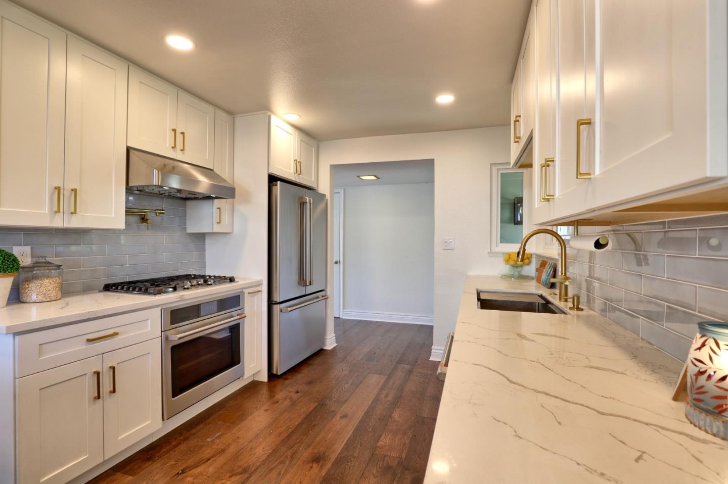 Detail Gallery Image 10 of 38 For 3874 Forester Ct, San Jose,  CA 95121 - 4 Beds | 3 Baths