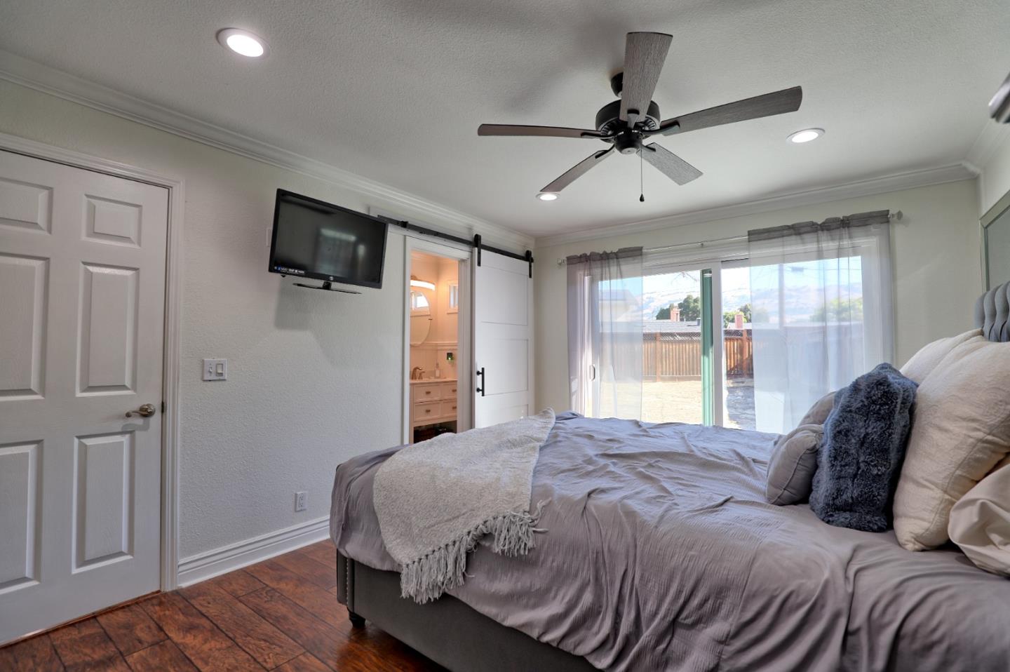 Detail Gallery Image 21 of 38 For 3874 Forester Ct, San Jose,  CA 95121 - 4 Beds | 3 Baths