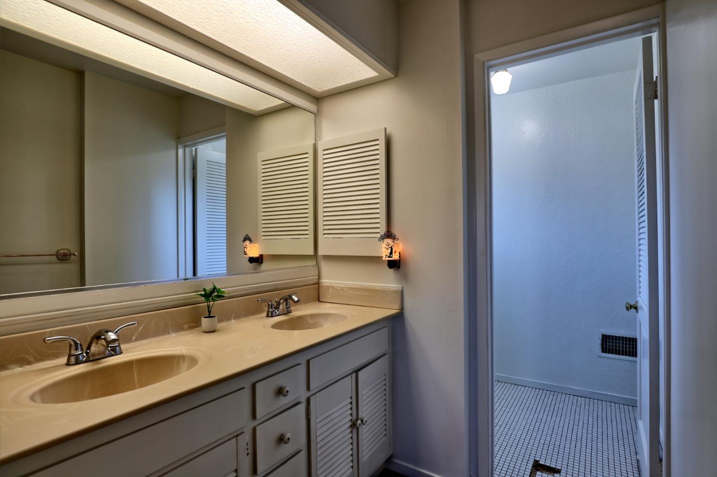 Detail Gallery Image 34 of 38 For 3874 Forester Ct, San Jose,  CA 95121 - 4 Beds | 3 Baths