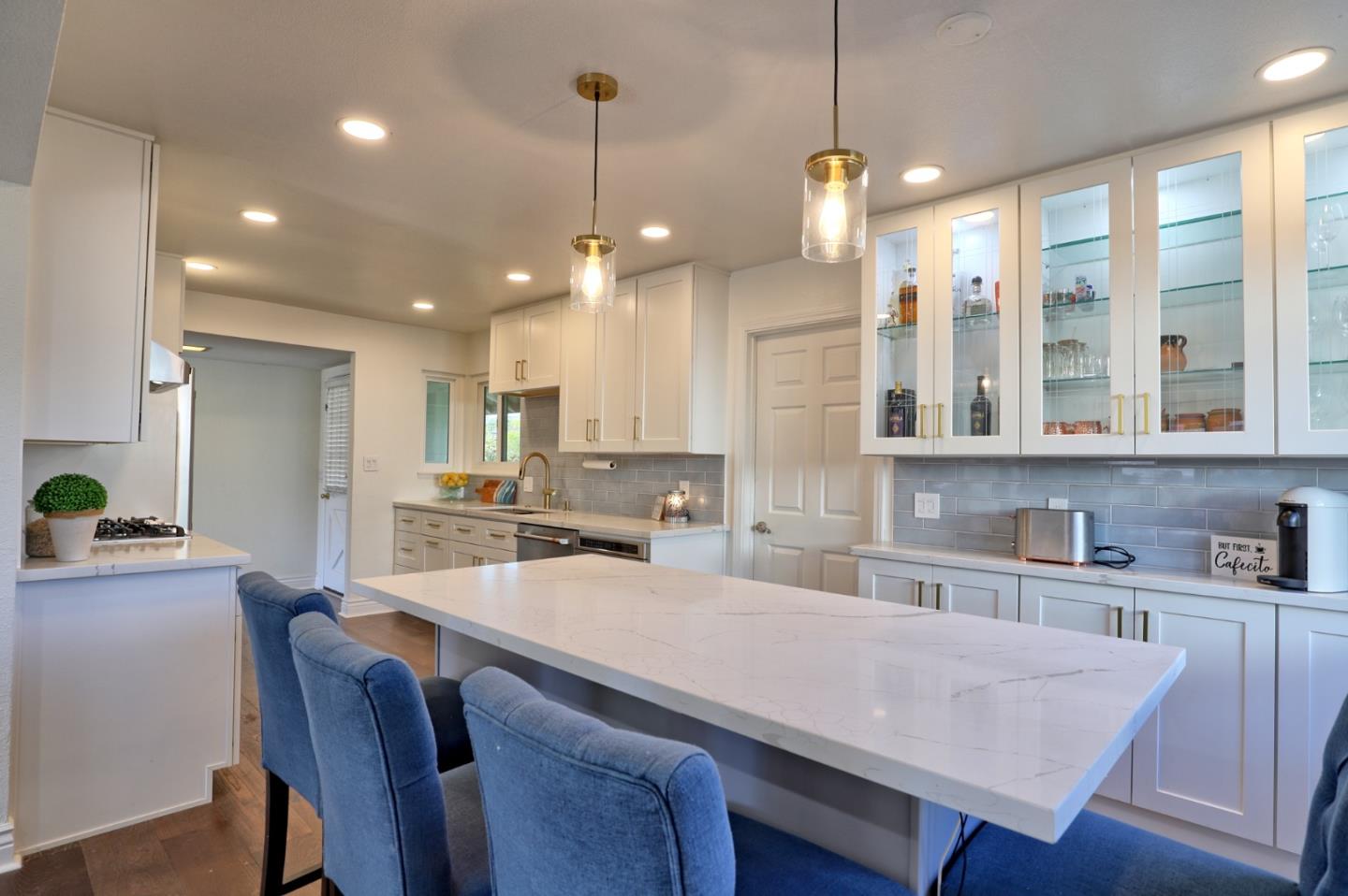 Detail Gallery Image 8 of 38 For 3874 Forester Ct, San Jose,  CA 95121 - 4 Beds | 3 Baths