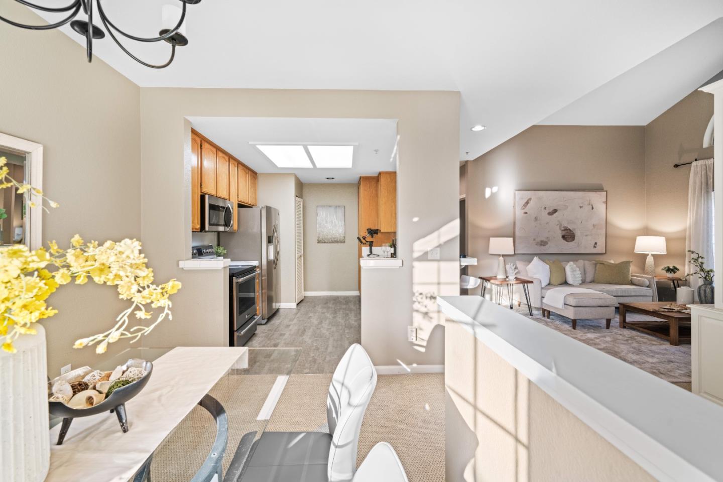 Detail Gallery Image 10 of 34 For 2604 Hastings Shore Ln, Redwood City,  CA 94065 - 2 Beds | 2 Baths