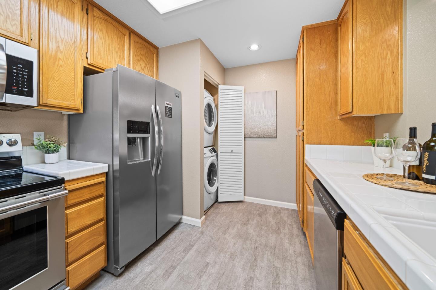 Detail Gallery Image 13 of 34 For 2604 Hastings Shore Ln, Redwood City,  CA 94065 - 2 Beds | 2 Baths