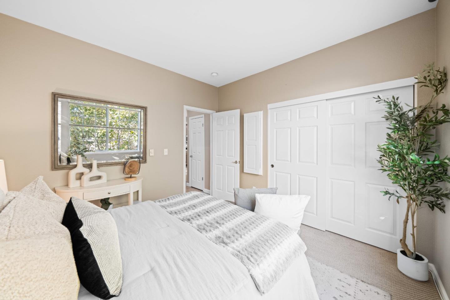 Detail Gallery Image 19 of 34 For 2604 Hastings Shore Ln, Redwood City,  CA 94065 - 2 Beds | 2 Baths