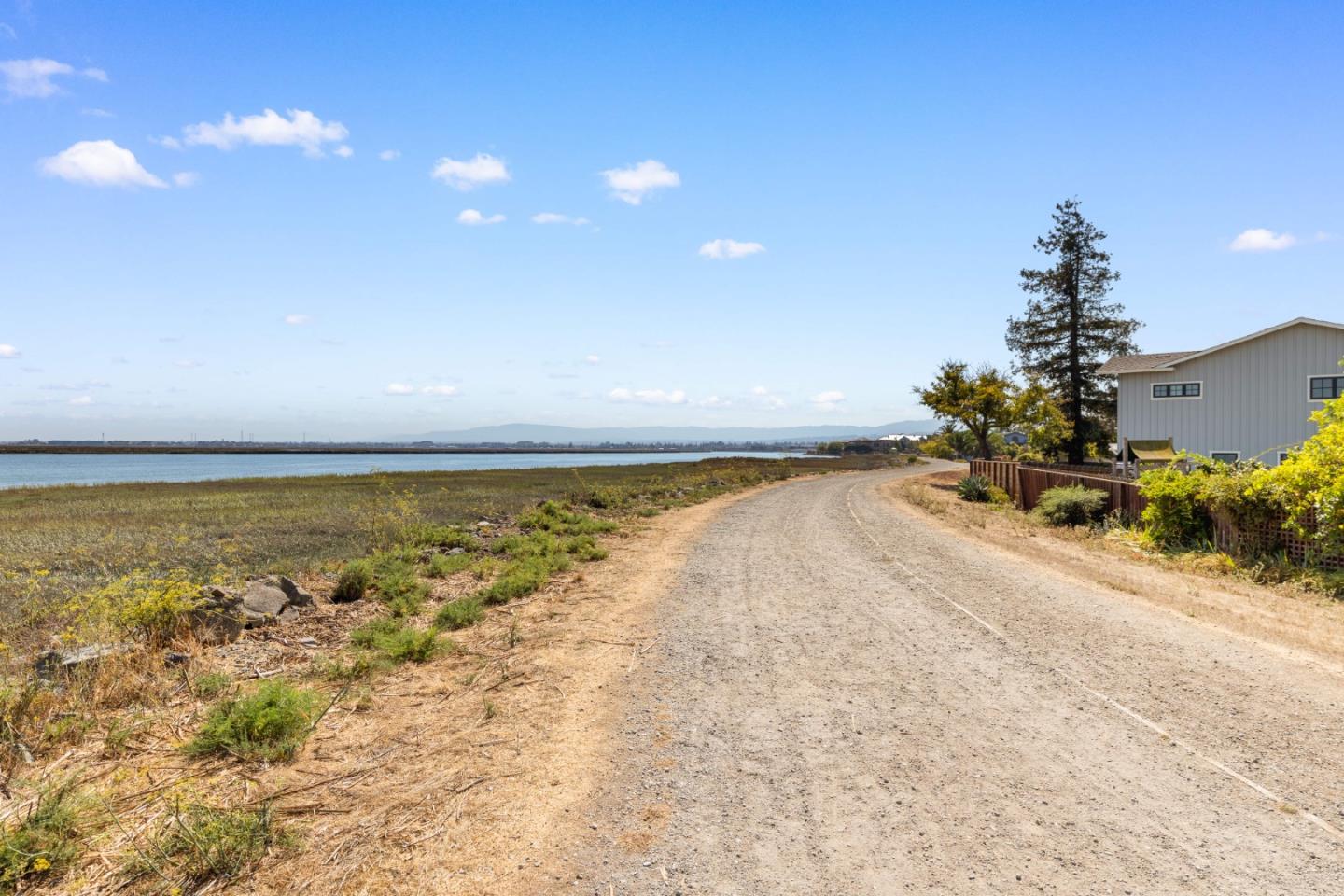 Detail Gallery Image 33 of 34 For 2604 Hastings Shore Ln, Redwood City,  CA 94065 - 2 Beds | 2 Baths
